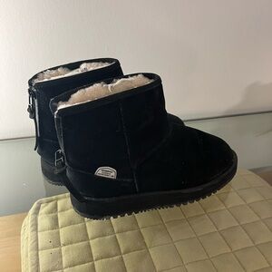 Cozy Black suicoke Boots